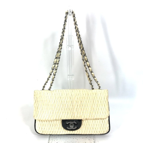 CHANEL White Shoulder Bag - Picture 1 of 16